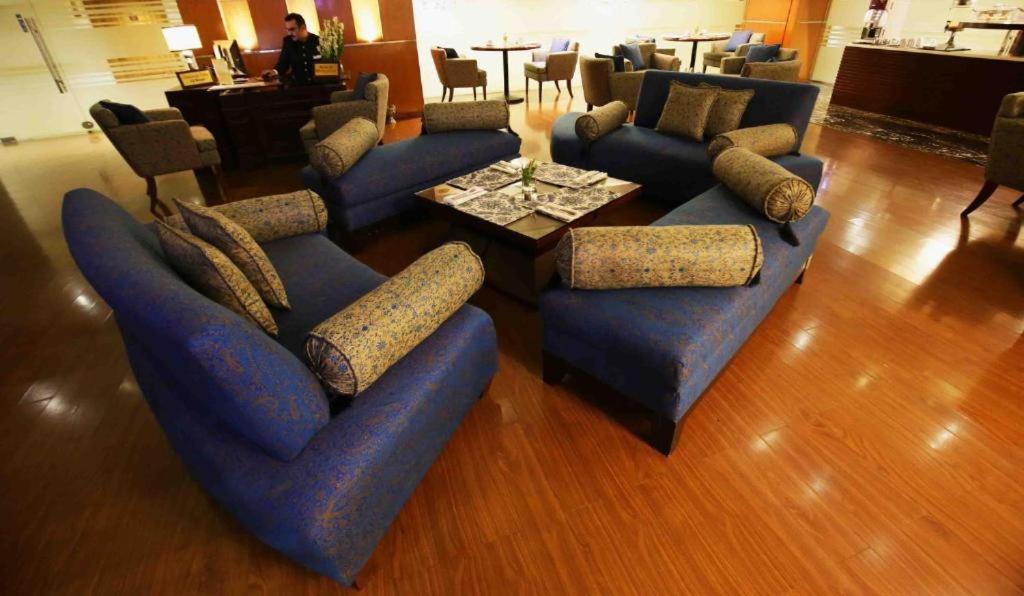 Park Lane Hotel Lahore Buitenkant foto