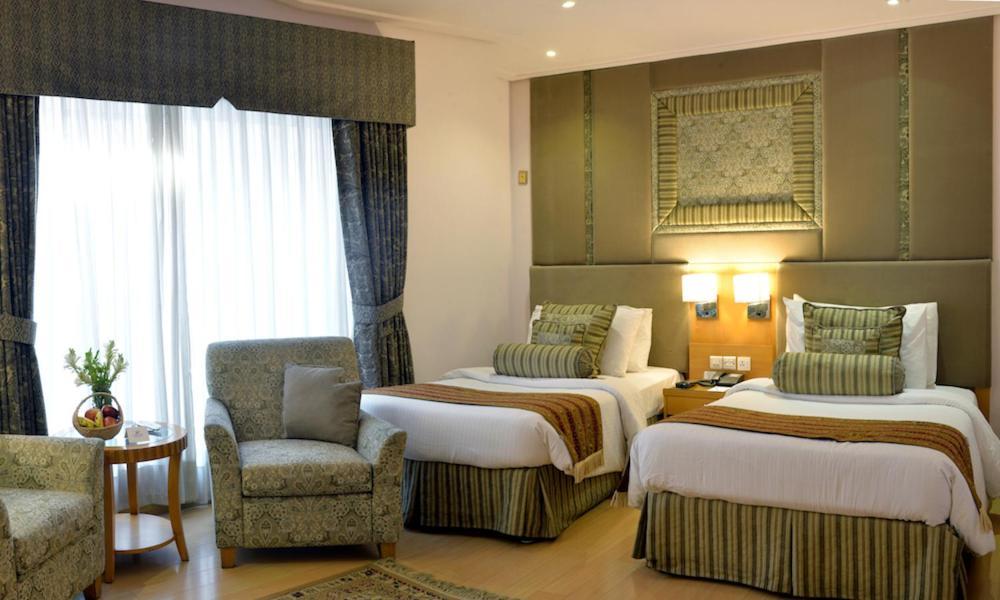 Park Lane Hotel Lahore Buitenkant foto