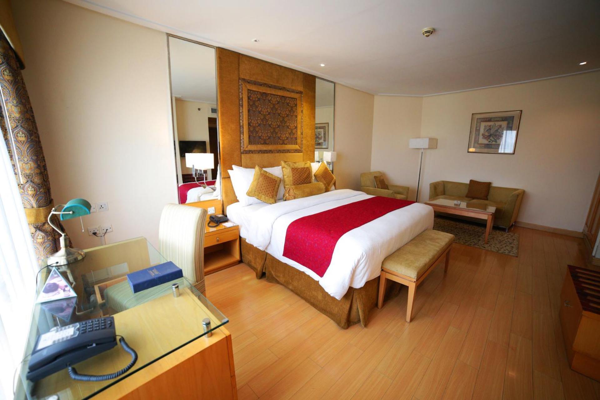 Park Lane Hotel Lahore Buitenkant foto
