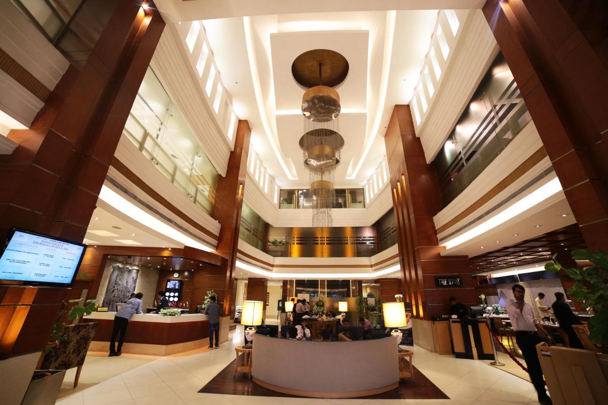 Park Lane Hotel Lahore Buitenkant foto